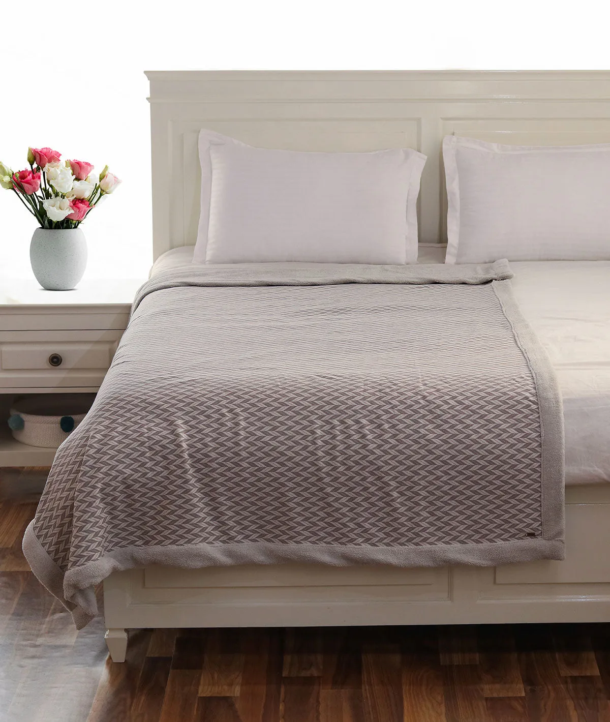 Eleanor- Grey & Natural Single Bed Cotton Knitted Blanket with Fur Back