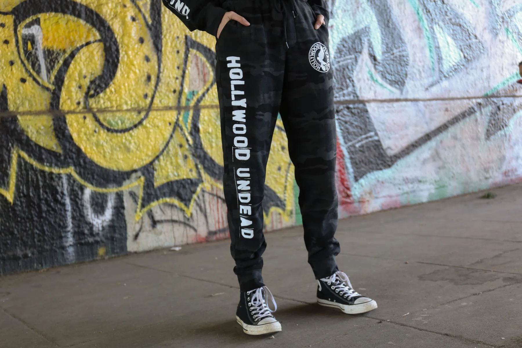 Hotel Kalifornia Circle Logo Sweatpants (Black Camo)