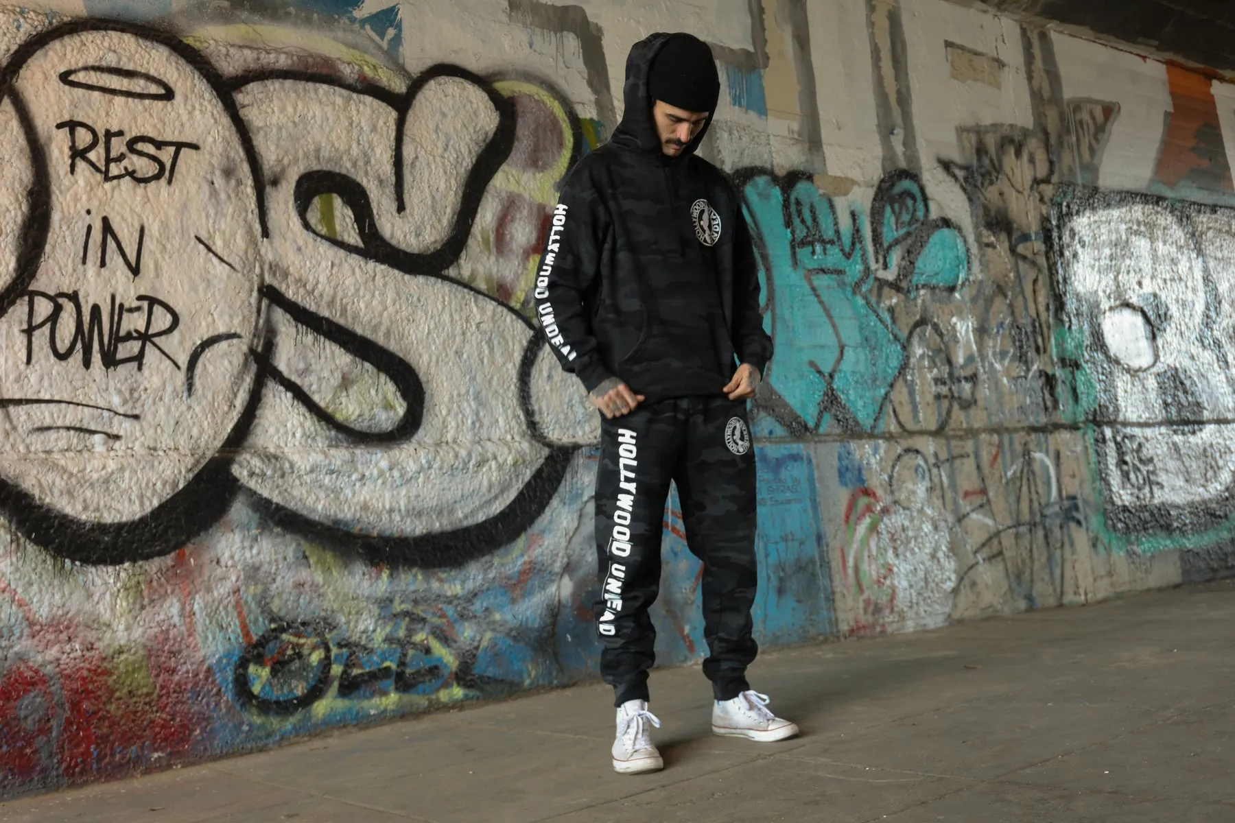 Hotel Kalifornia Circle Logo Sweatpants (Black Camo)