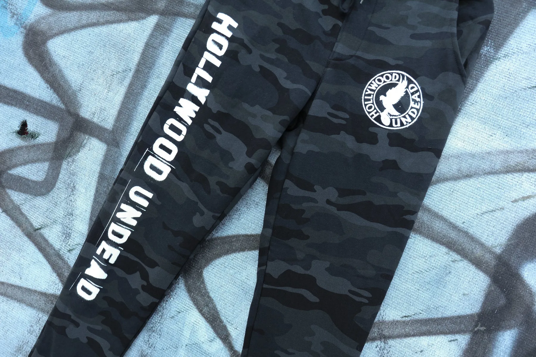 Hotel Kalifornia Circle Logo Sweatpants (Black Camo)