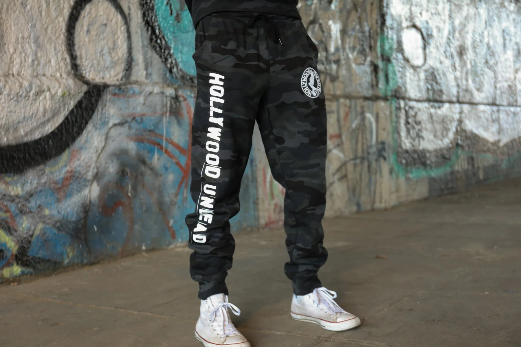 Hotel Kalifornia Circle Logo Sweatpants (Black Camo)