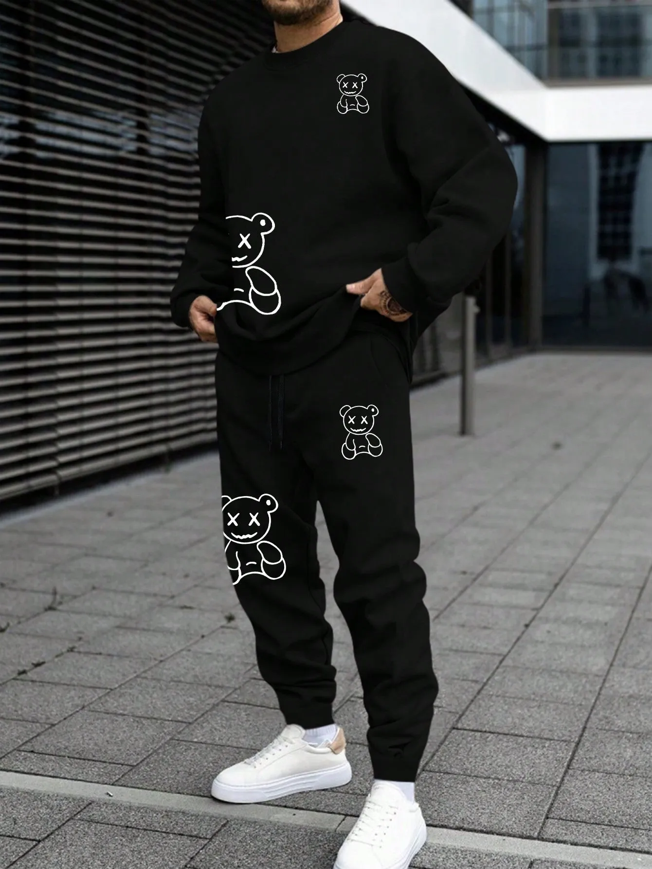 Manfinity Men's Teddy Bear Print Round Neck Sweatshirt And Sweatpants Set