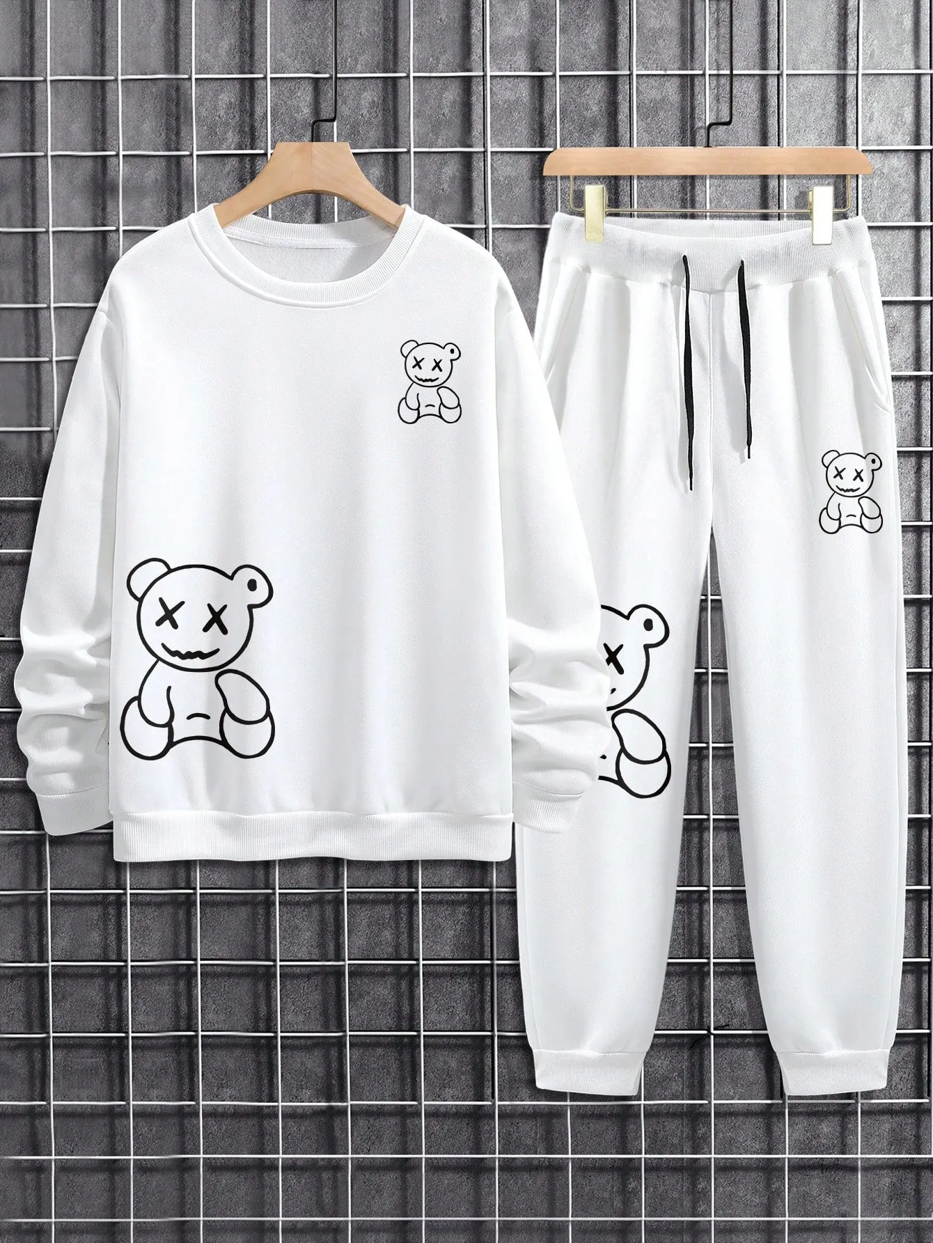 Manfinity Men's Teddy Bear Print Round Neck Sweatshirt And Sweatpants Set